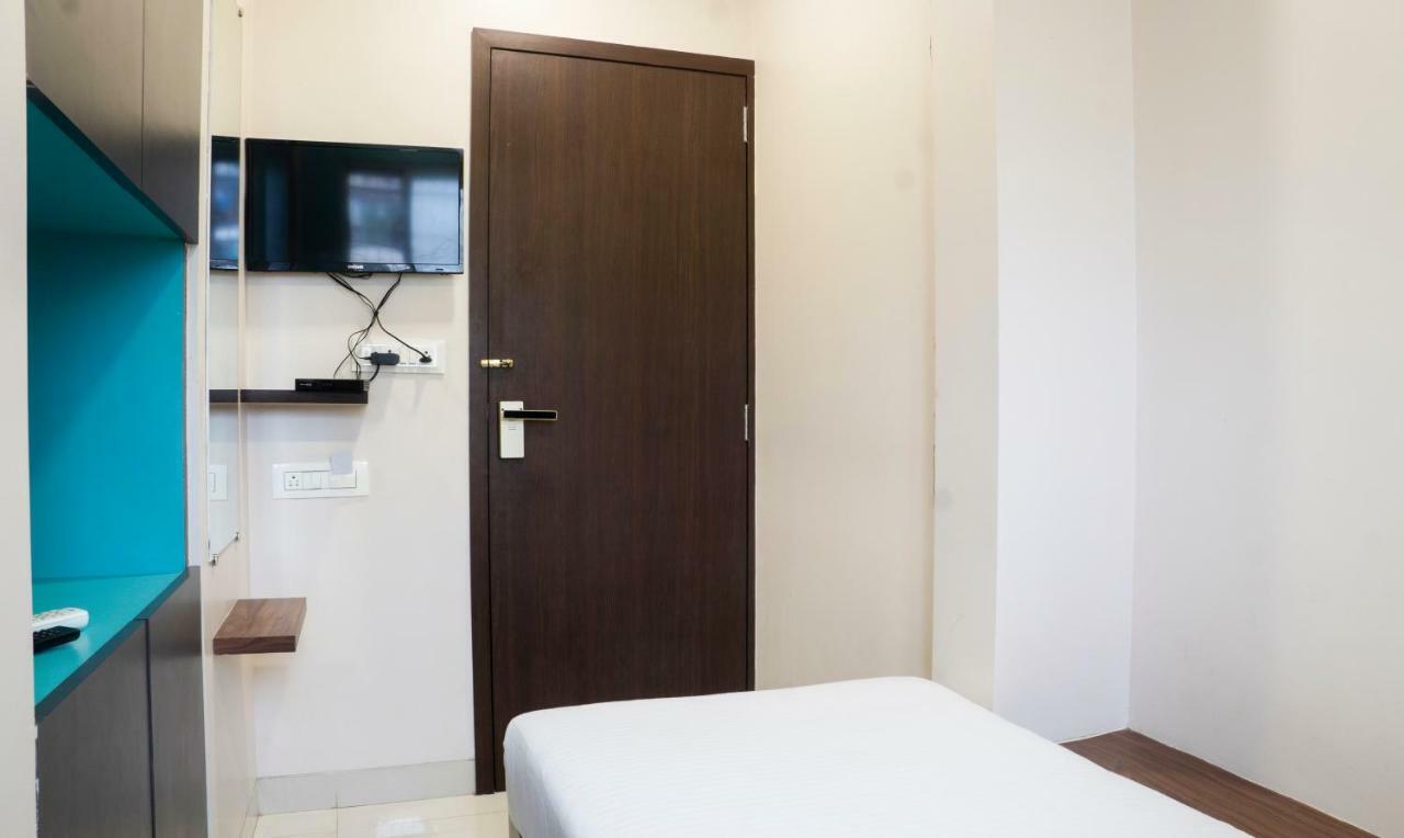 Oyo Flagship 13885 Metro Residency Ξενοδοχείο Βομβάη Εξωτερικό φωτογραφία